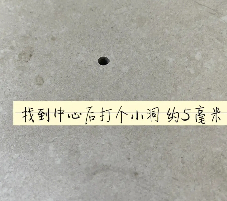 科尔沁瓷砖空鼓维修公司专业解答在瓷砖铺贴过程中，如果砂料搅拌不均匀，将会带来以下问题
